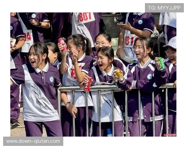 克拉玛依市中学生田径运动会开幕 千名青少年运动员同场竞技展风采